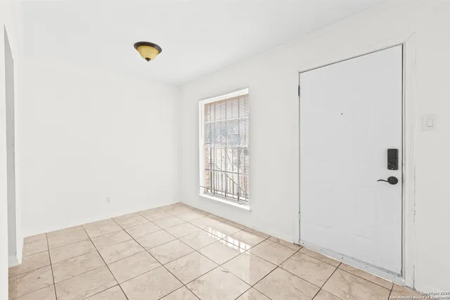 $1,000 | 6611 Southpoint Street, Unit 128, San Antonio, TX 78229