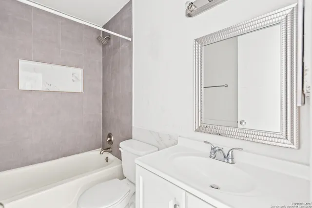 $1,000 | 6611 Southpoint Street, Unit 128, San Antonio, TX 78229