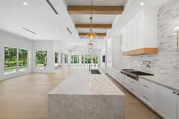 $7,968,000 | 7900 Southwest 118th Street, Pinecrest, FL 33156