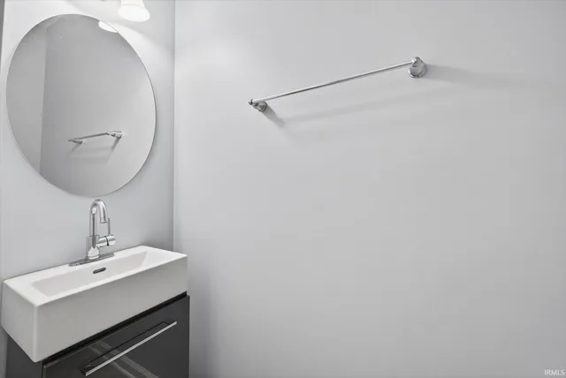 $464,900 | 5347 West Stonewood Drive, Bloomington, IN 47403