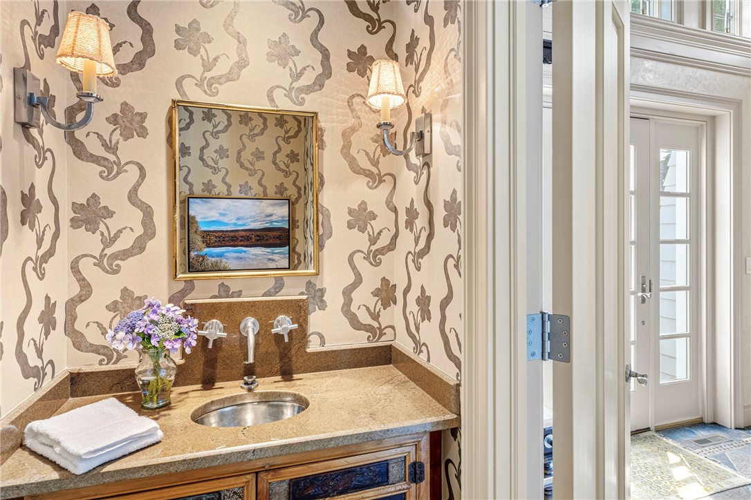343 Rumstick Road Barrington, RI 02806 - Photo 7 of 48 Gallery Image 7