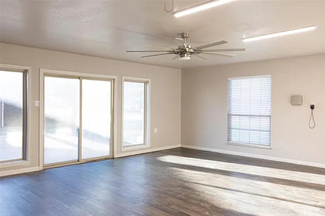 $459,900 | 302 South Cedar Ridge Circle, Robinson, TX 76706