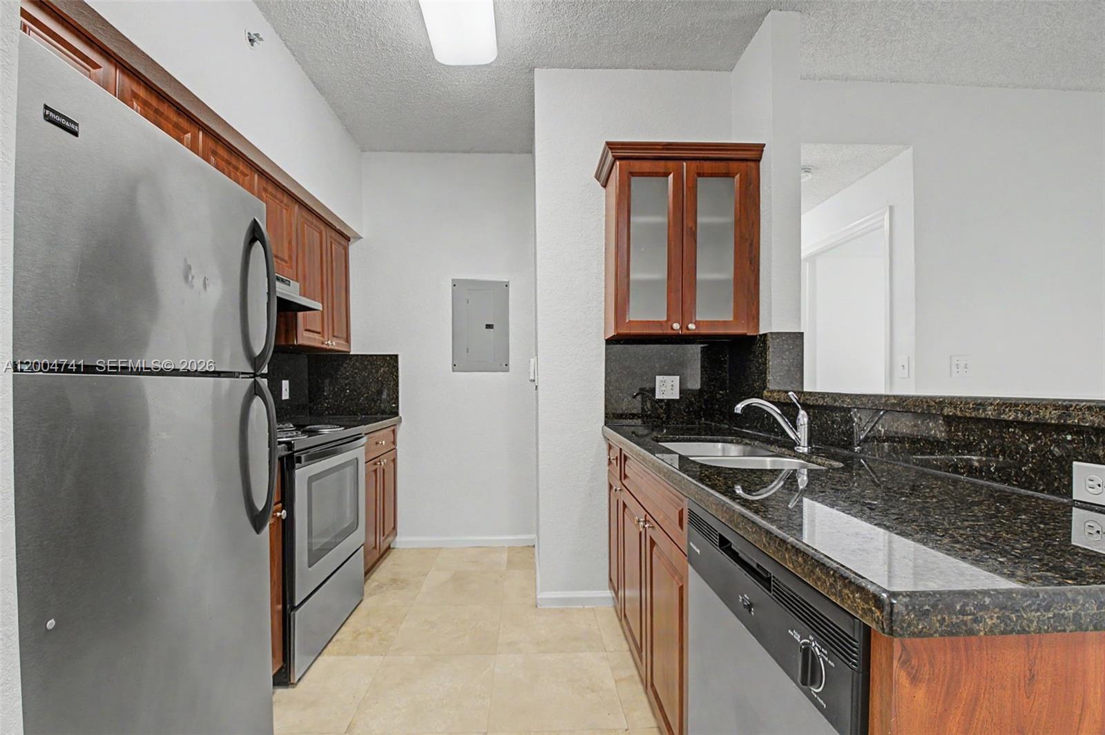 7000 Southwest 80th Street, Unit 104 Miami, FL 33143 - Photo 5 of 11