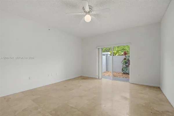 $2,000 | 7000 Southwest 80th Street, Unit 104, Miami, FL 33143
