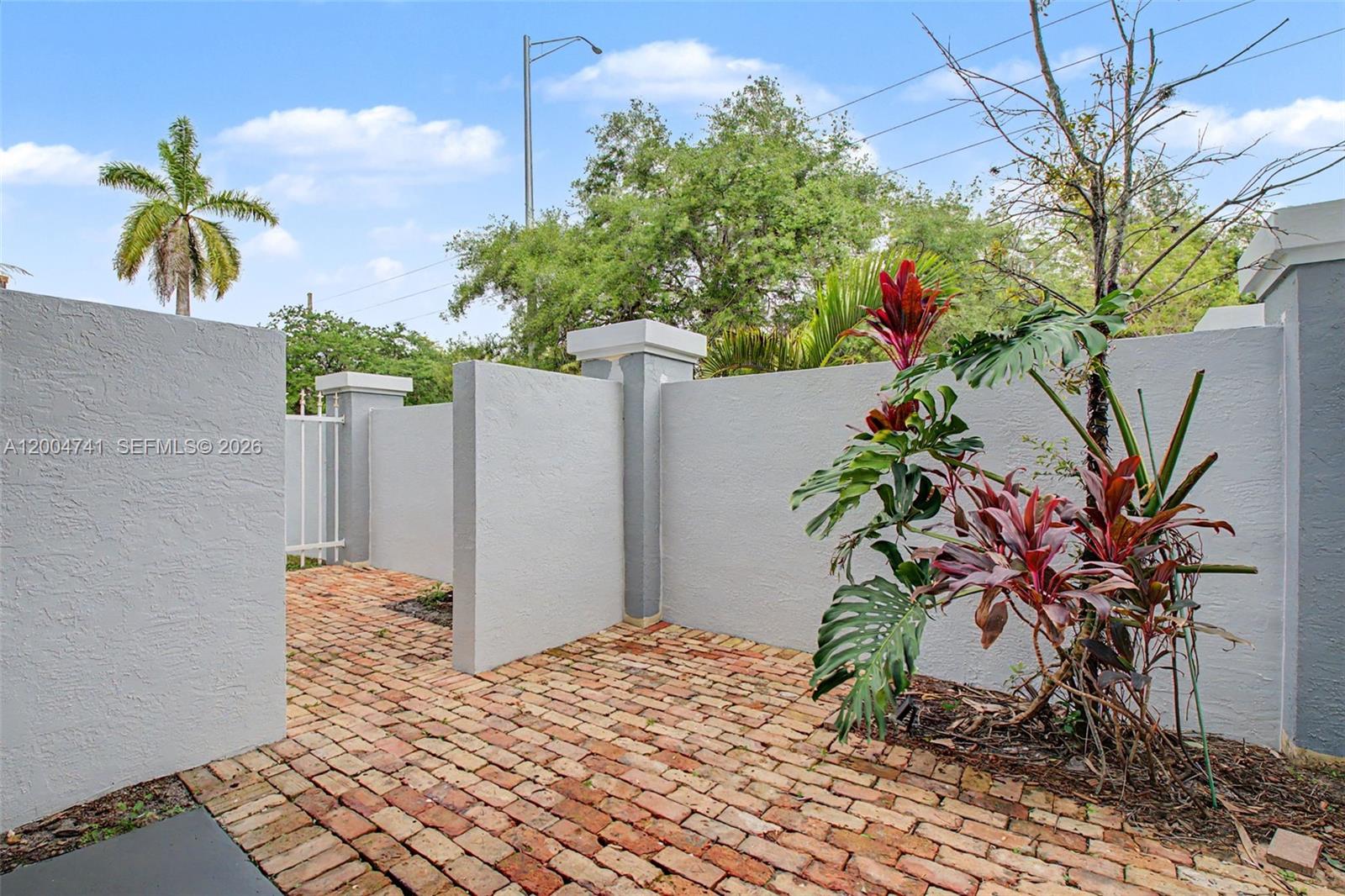 7000 Southwest 80th Street, Unit 104 Miami, FL 33143 - Photo 10 of 11