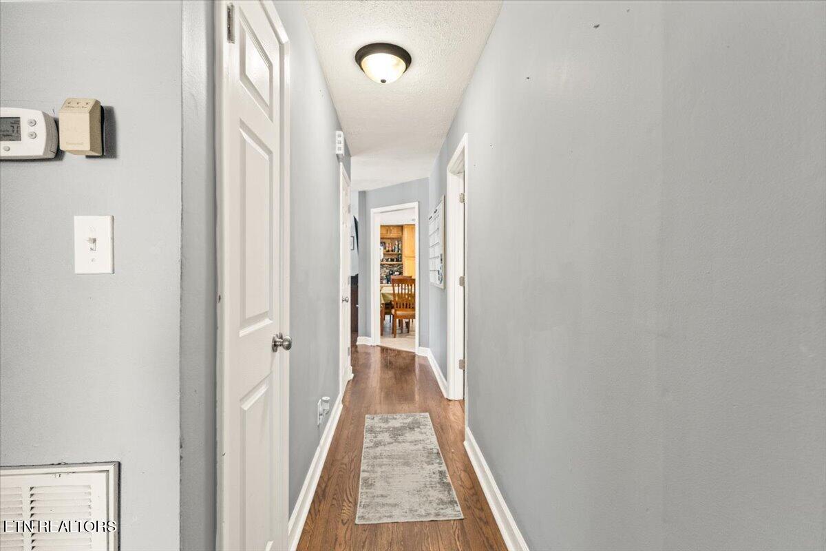 329 Summerville Road Kingsport, TN 37663 - Photo 21 of 42 25-128A4486