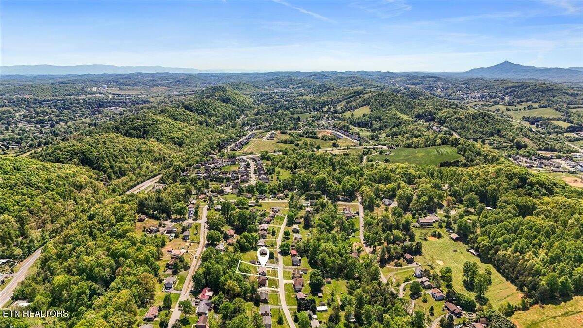 329 Summerville Road Kingsport, TN 37663 - Photo 37 of 42 43-DJI_20260421150533_0287_D