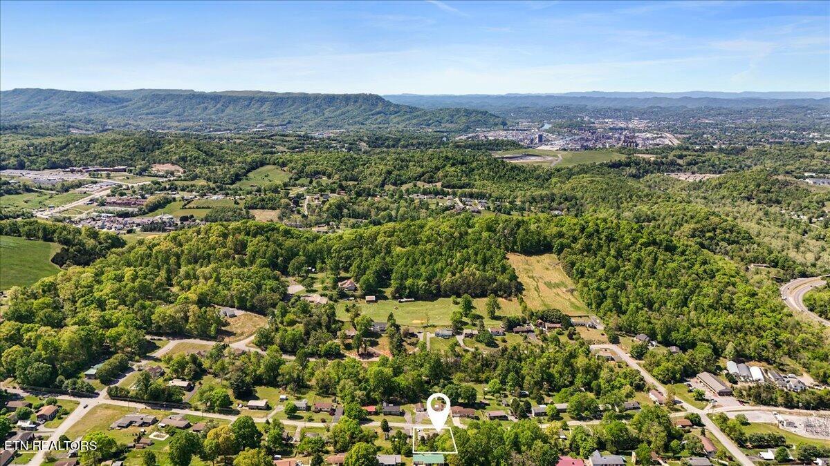 329 Summerville Road Kingsport, TN 37663 - Photo 39 of 42 41-DJI_20260421150357_0280_D