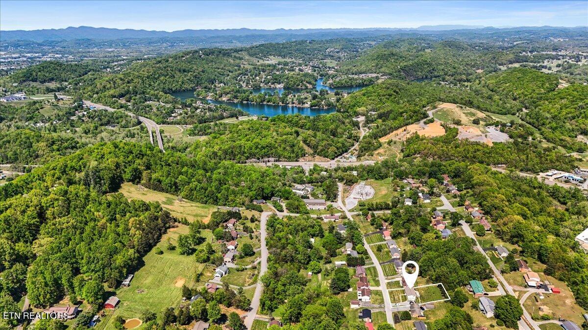 329 Summerville Road Kingsport, TN 37663 - Photo 40 of 42 40-DJI_20260421150259_0277_D