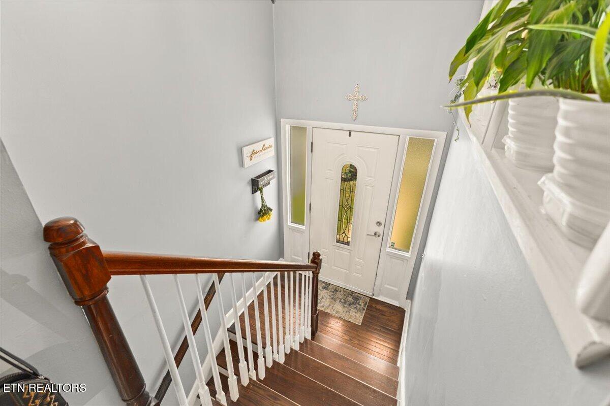 329 Summerville Road Kingsport, TN 37663 - Photo 5 of 42 08-128A4423