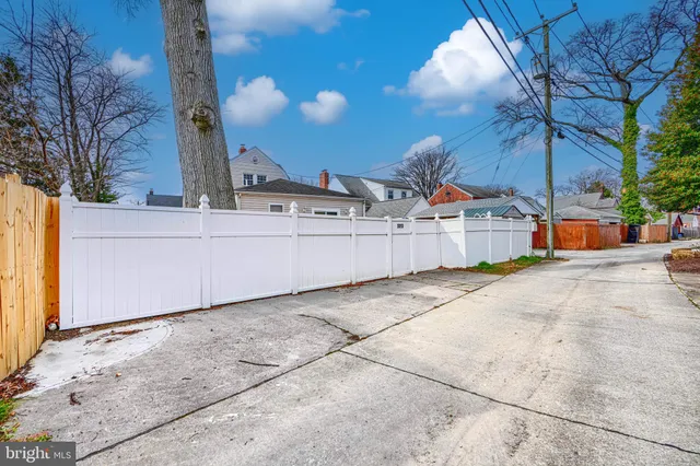 $325,000 | 3013 Dunleer Road, Baltimore, MD 21222