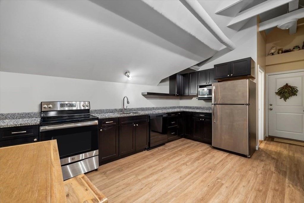 54 Longmeadow Road Taunton, MA 02780 - Photo 17 of 41 Gallery Image 17