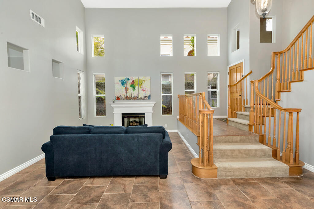 11277 Shadyridge Road Moorpark, CA 93021 - Photo 12 of 53 11277 Shadyridge Road - HsHProd-28