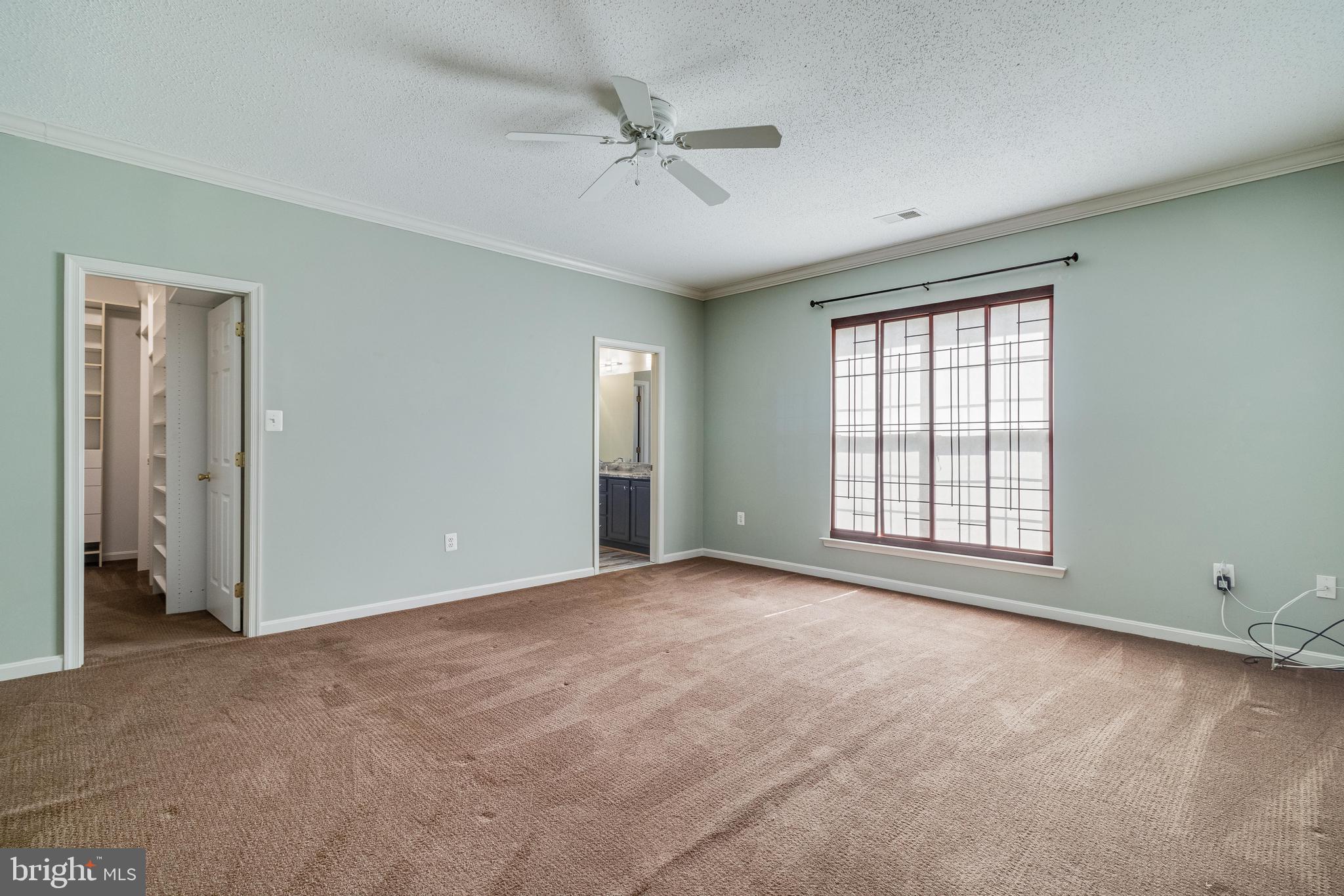 14850 King Charles Drive Issue, MD 20645 - Photo 27 of 63 a view of an empty room with a window