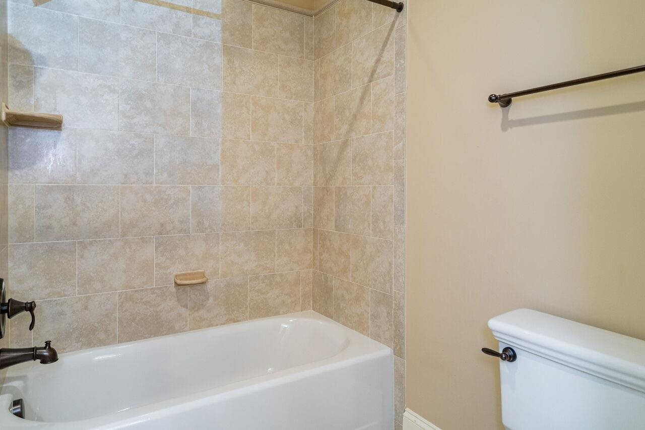 3820 Laurel Hills Road Raleigh, NC 27612 - Photo 20 of 30 Bath