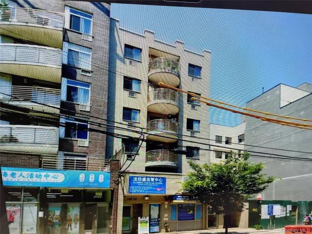 $560,000 | 132-49 41st Road, Unit 3A | Downtown Flushing