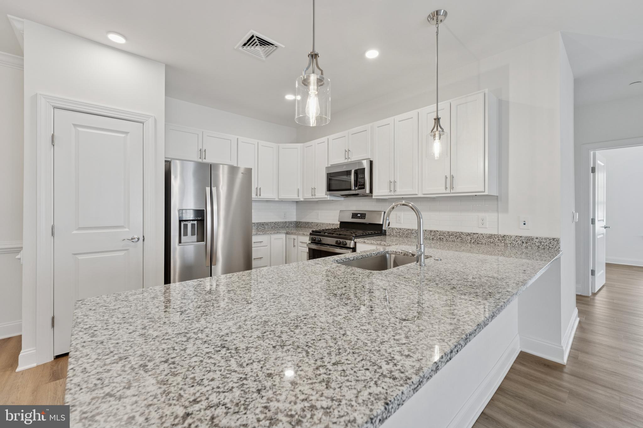 400 Harvin Way, Unit 424 Brookhaven, PA 19015 - Photo 2 of 19