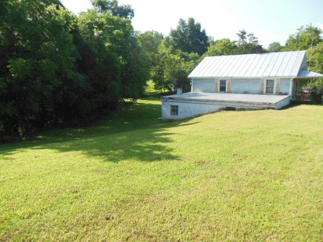 3862 Sterling Road Roanoke, VA 24014 - Photo 3 of 17 DSCN5952