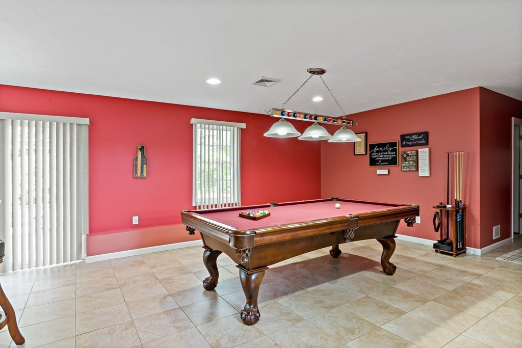 1084 Laurel Street Fall River, MA 02721 - Photo 23 of 42
