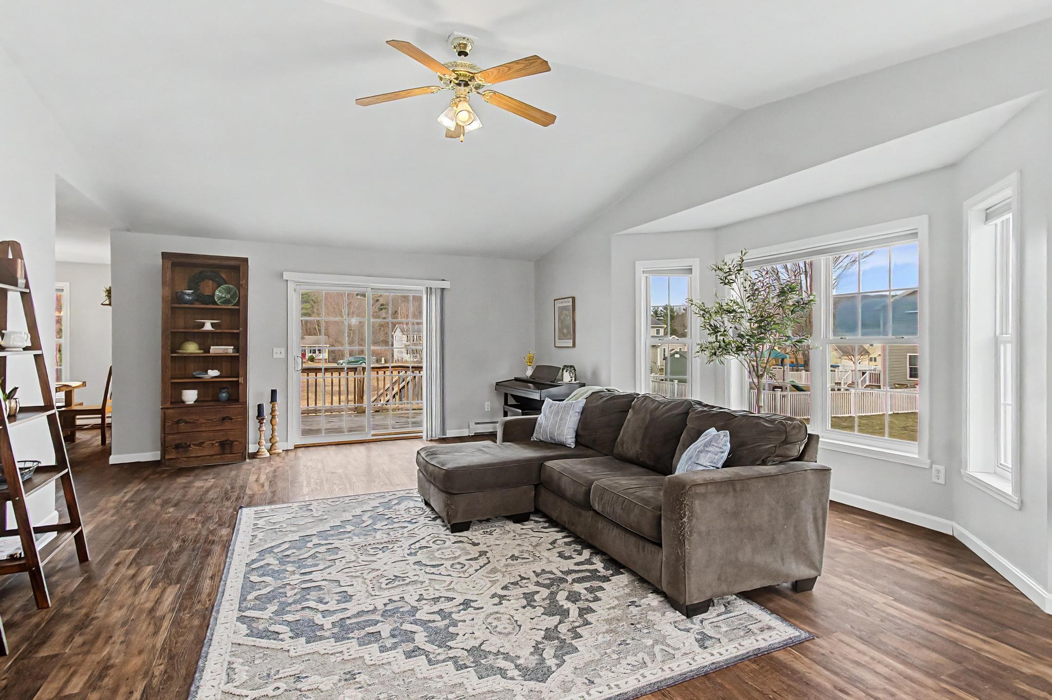 16 Shannon Way Milton, VT 05468 - Photo 4 of 54