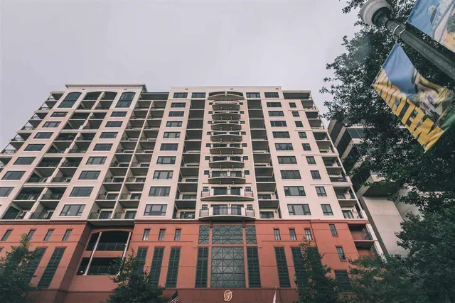 $2,400 | 121 North Monroe Street, Tallahassee, FL 32301