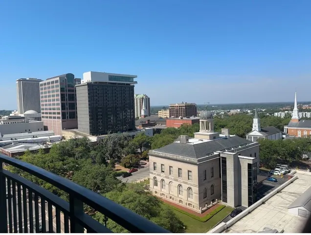 $2,400 | 121 North Monroe Street, Tallahassee, FL 32301