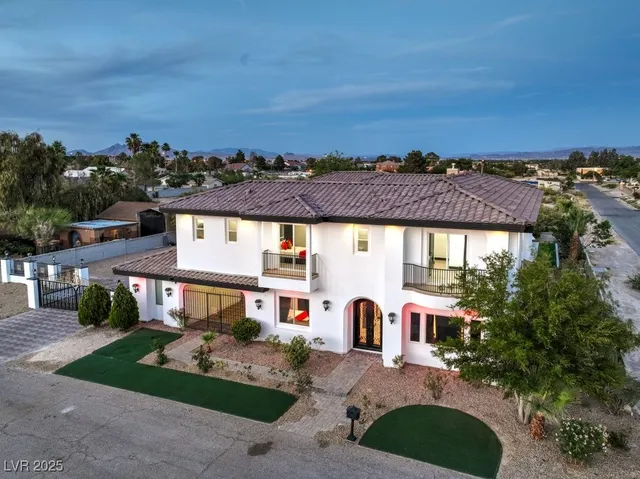 $2,000,000 | 282 East Maulding Avenue, Las Vegas, NV 89123