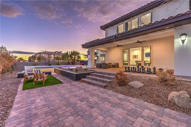 $2,000,000 | 282 East Maulding Avenue, Las Vegas, NV 89123