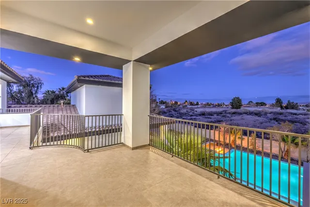 $2,000,000 | 282 East Maulding Avenue, Las Vegas, NV 89123