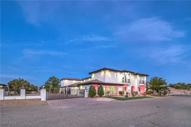$2,000,000 | 282 East Maulding Avenue, Las Vegas, NV 89123
