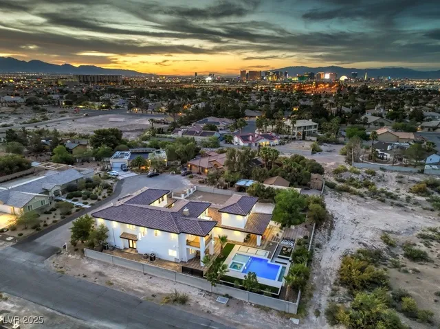 $2,000,000 | 282 East Maulding Avenue, Las Vegas, NV 89123