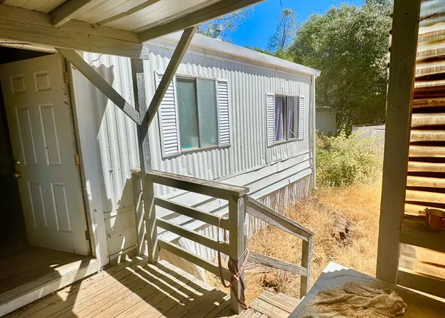 a view of entryway door