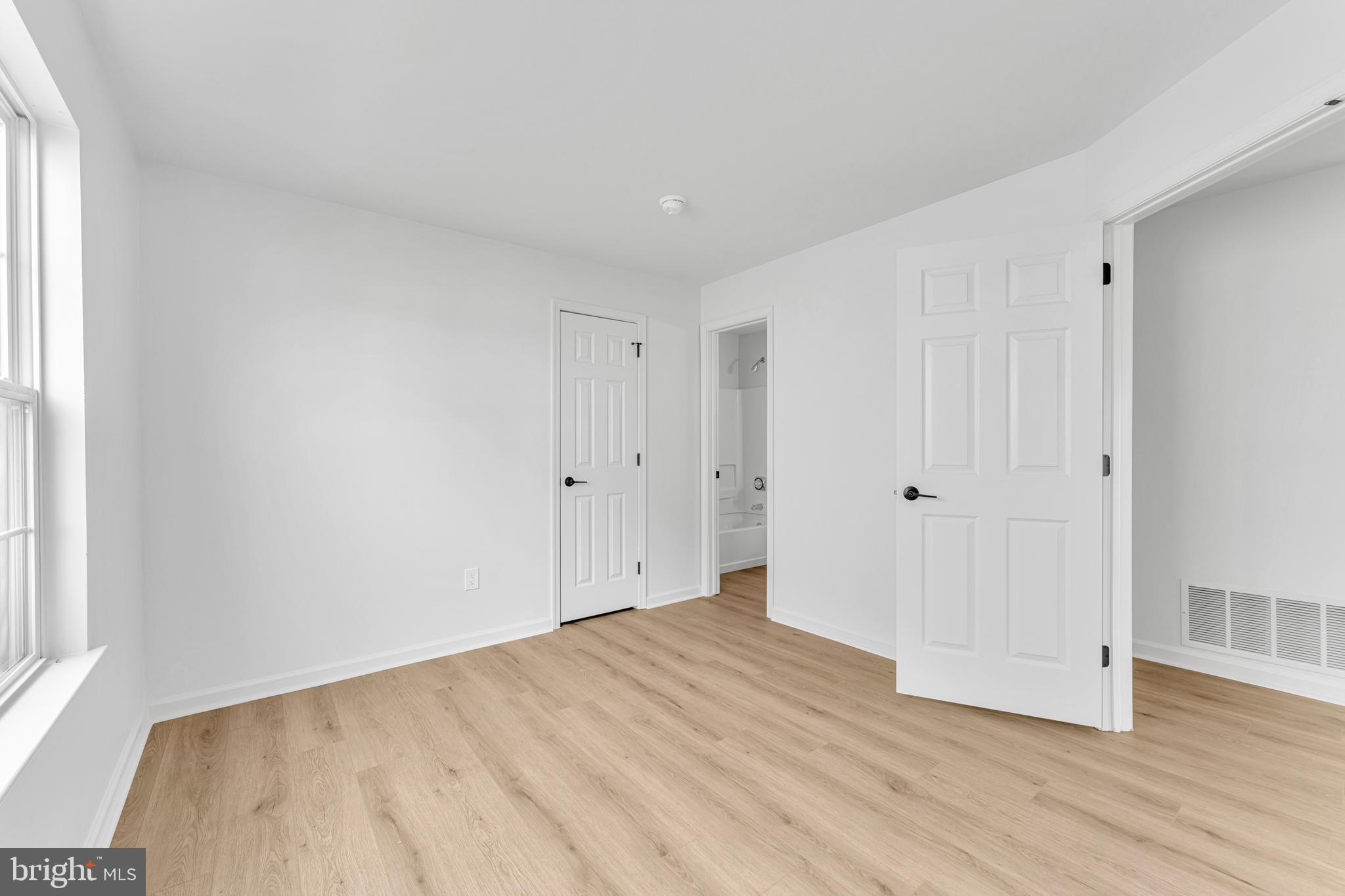 120 Alexander Road Beverly, NJ 08010 - Photo 17 of 34