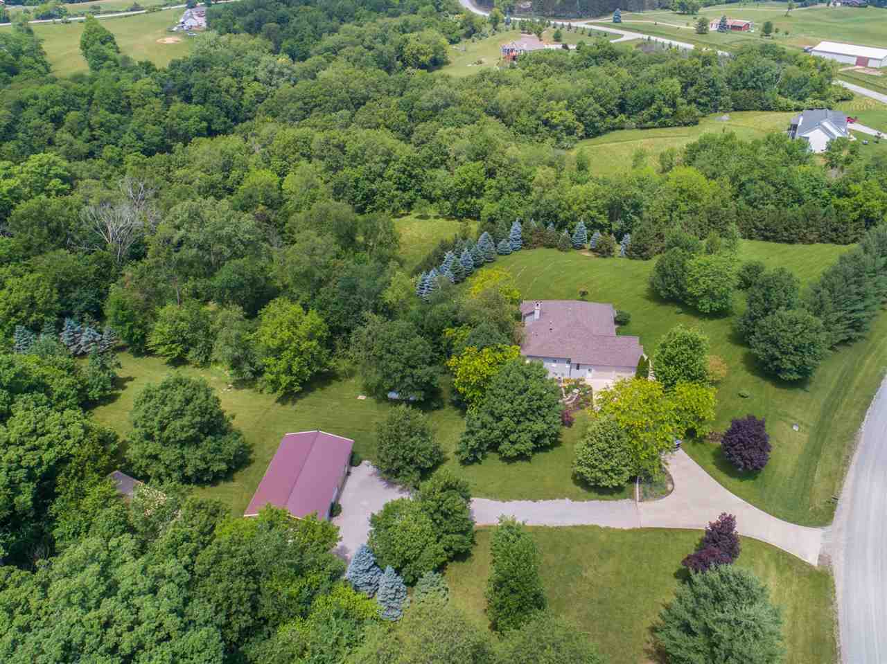 1477 Seneca Road Northwest Swisher, IA 52338 - Photo 4 of 42 Gallery Image 4