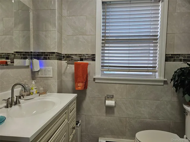 $2,700 | 156 Beechwood Avenue, Unit 1, New Rochelle, NY 10801