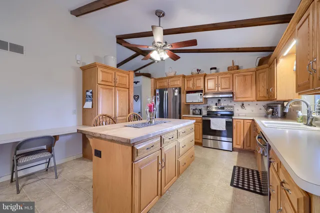 $375,000 | 281 Robin Dale Drive, Leola, PA 17540