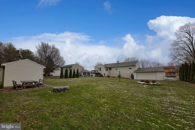 $375,000 | 281 Robin Dale Drive, Leola, PA 17540