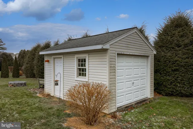 $375,000 | 281 Robin Dale Drive, Leola, PA 17540
