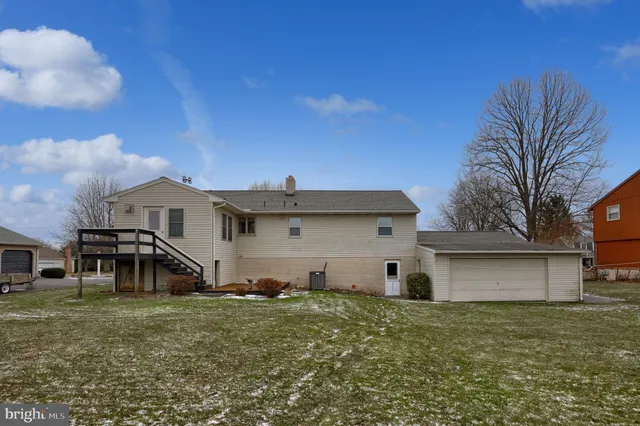 $375,000 | 281 Robin Dale Drive, Leola, PA 17540