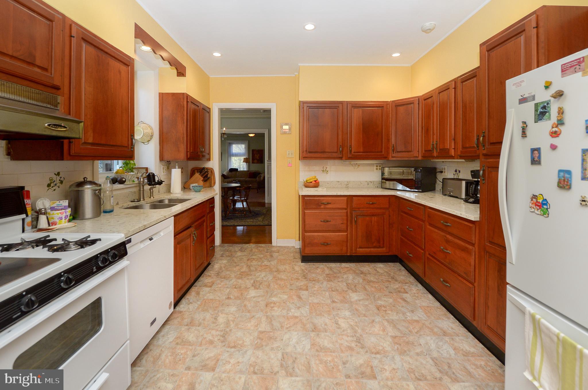 6346 Sherwood Road Philadelphia, PA 19151 - Photo 9 of 41 Gallery Image 9