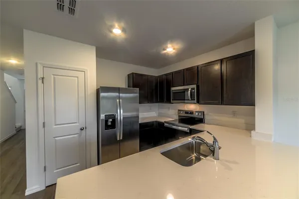 $2,100 | 17208 English Chestnut Way, Land O Lakes, FL 34638