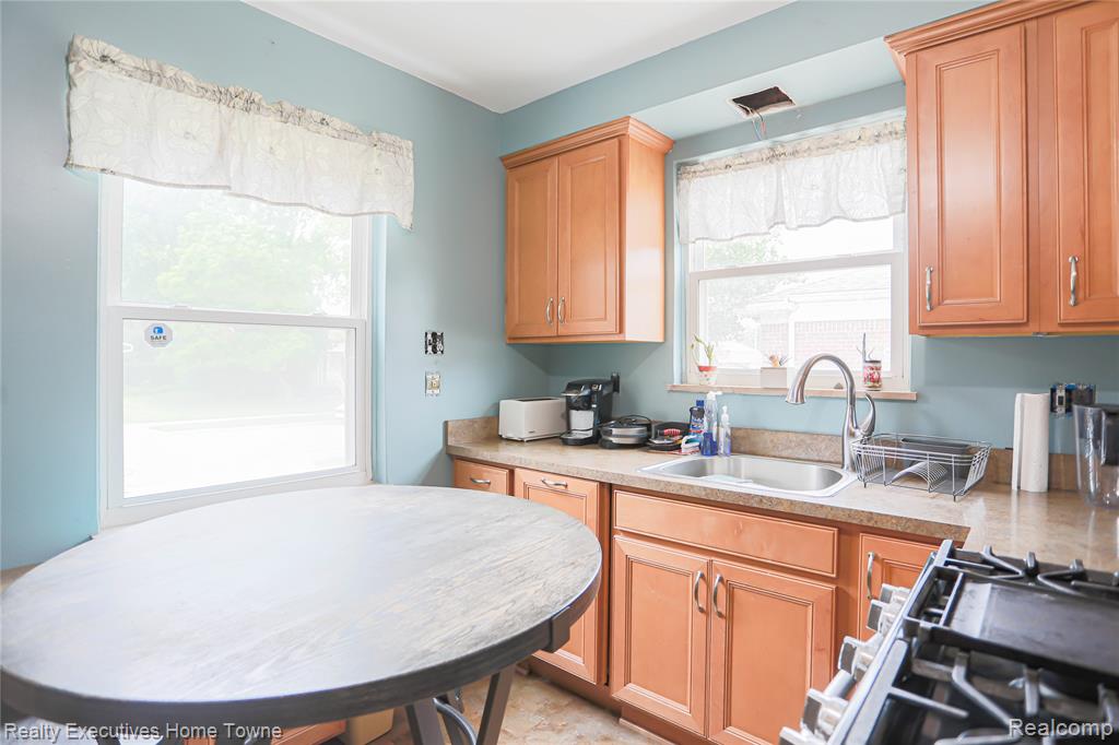 22757 Rausch Avenue Eastpointe, MI 48021 - Photo 20 of 27