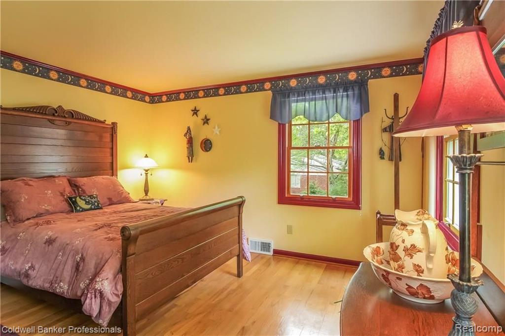 25348 Farmington Road Farmington Hills, MI 48336 - Photo 20 of 27