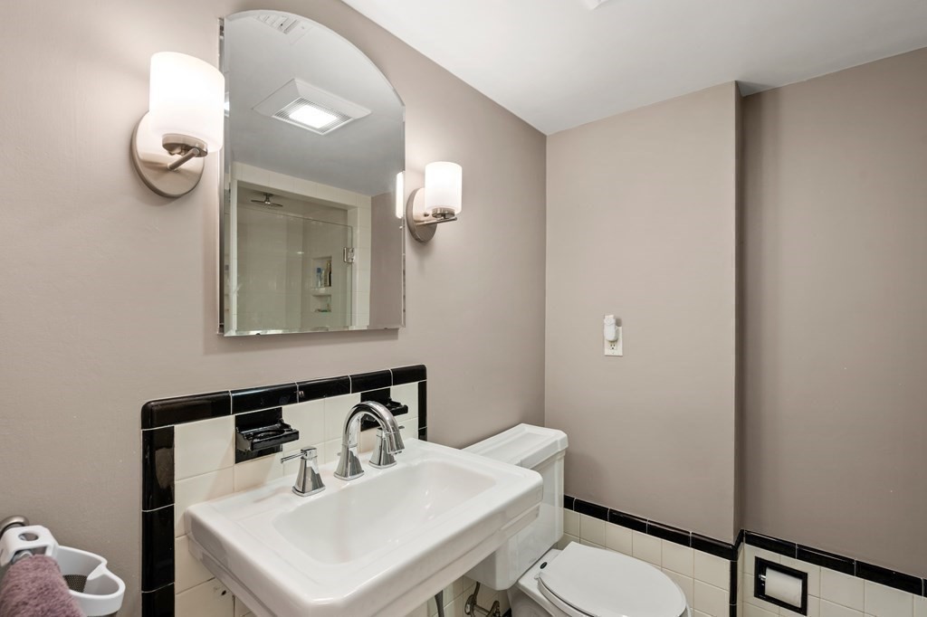 12 Puritan Road Newton, MA 02461 - Photo 27 of 39 Gallery Image 27