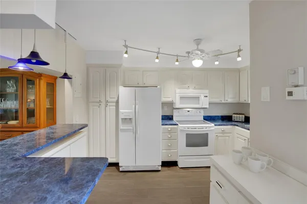 $3,300 | 8980 South Hollybrook Boulevard, Unit 304, Pembroke Pines, FL 33025