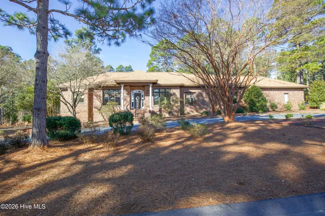 $1,075,000 | 110 Woodenbridge Lane, Pinehurst, NC 28374