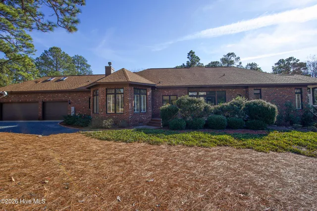 $1,075,000 | 110 Woodenbridge Lane, Pinehurst, NC 28374