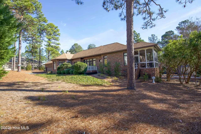 $1,075,000 | 110 Woodenbridge Lane, Pinehurst, NC 28374