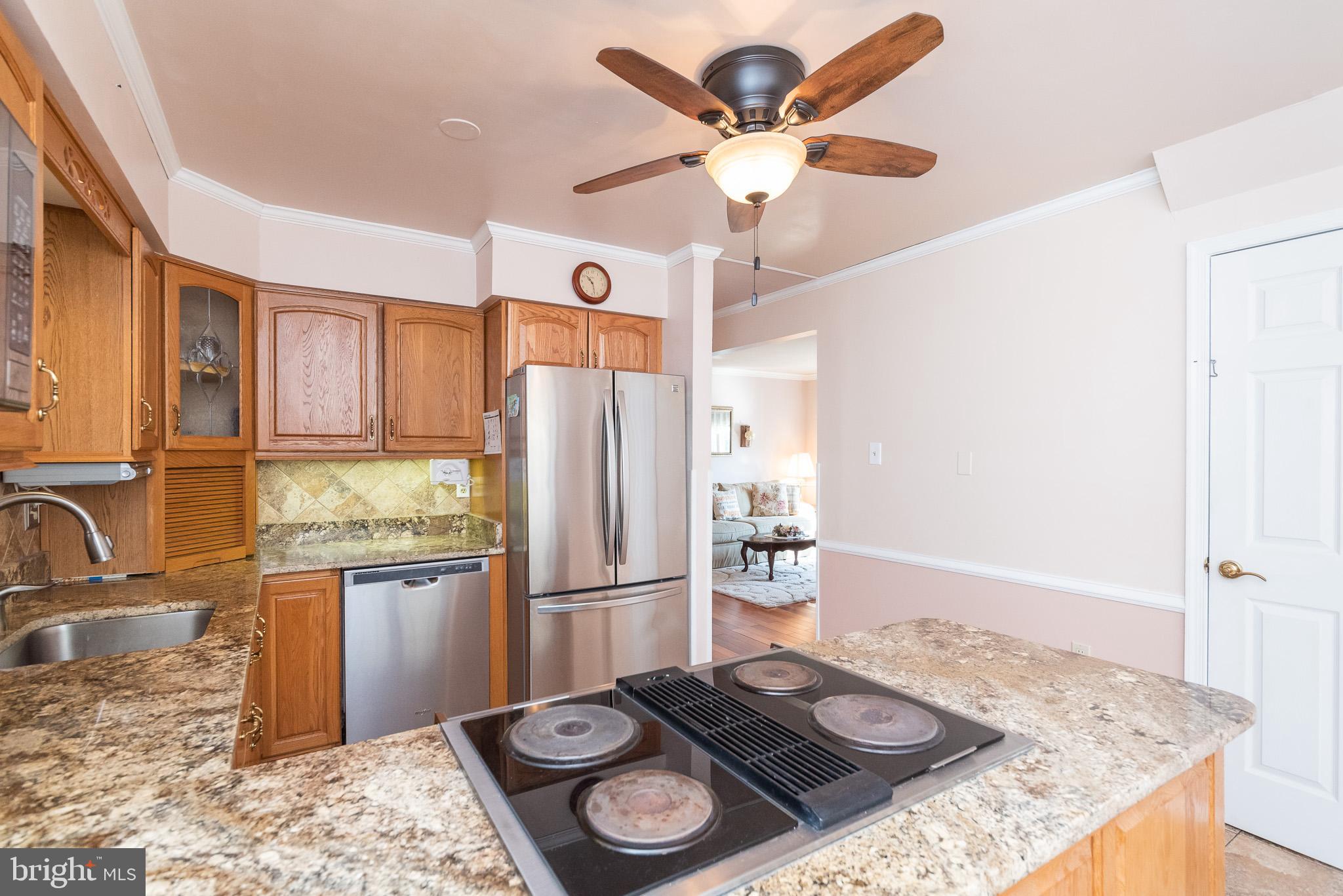 9320 Perglen Road Baltimore, MD 21236 - Photo 17 of 57 Kitchen