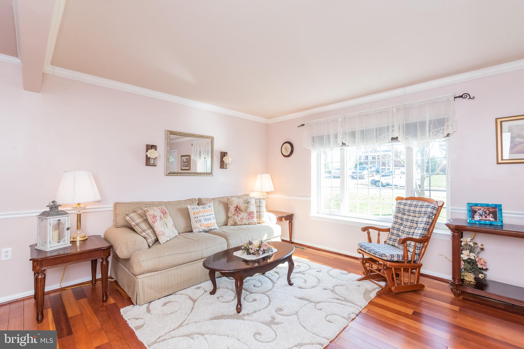 9320 Perglen Road Baltimore, MD 21236 - Photo 6 of 57 Living Room